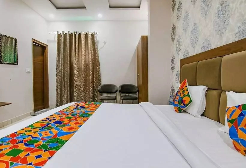 هتل Collection O R.r Eleven