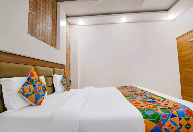 هتل Collection O R.r Eleven