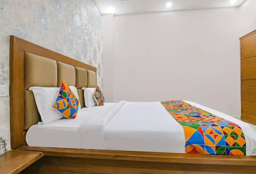 هتل Collection O R.r Eleven