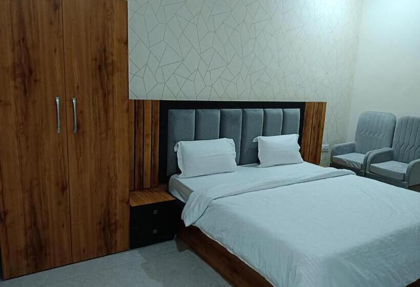 בית מלון כפרי Hare Krishna Ambiance Vbn