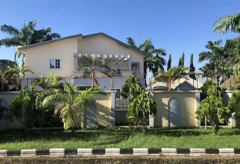 Cuzzi Bed & Breakfast