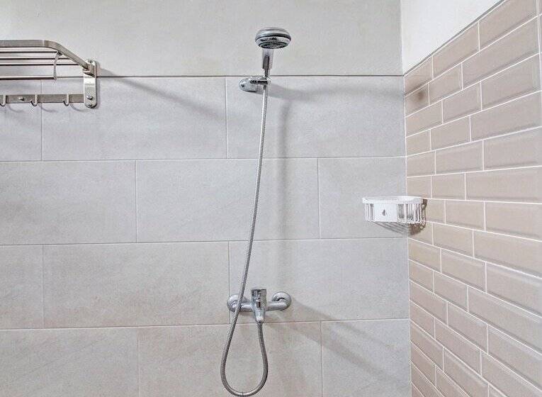 בית מלון כפרי Capital O 92250 Hall & Guesthouse Kowapi Syariah