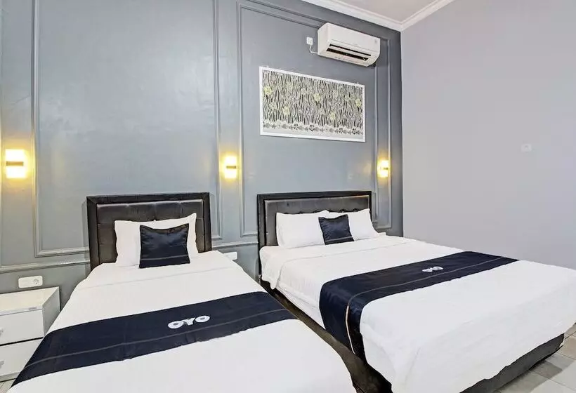 Hotelli Capital O 92250 Hall & Guesthouse Kowapi Syariah