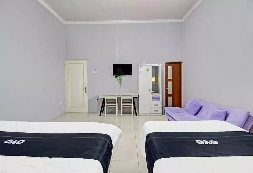 Hotelli Capital O 92250 Hall & Guesthouse Kowapi Syariah