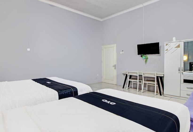 בית מלון כפרי Capital O 92250 Hall & Guesthouse Kowapi Syariah