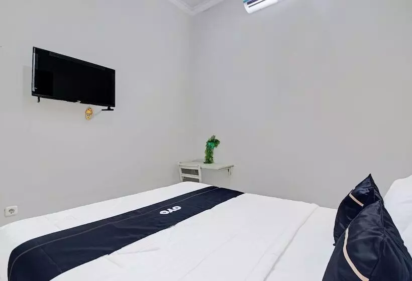 Hotelli Capital O 92250 Hall & Guesthouse Kowapi Syariah