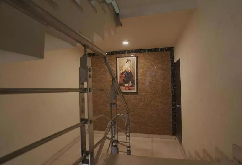 Geetika Galaxy Hotel By Wb Inn