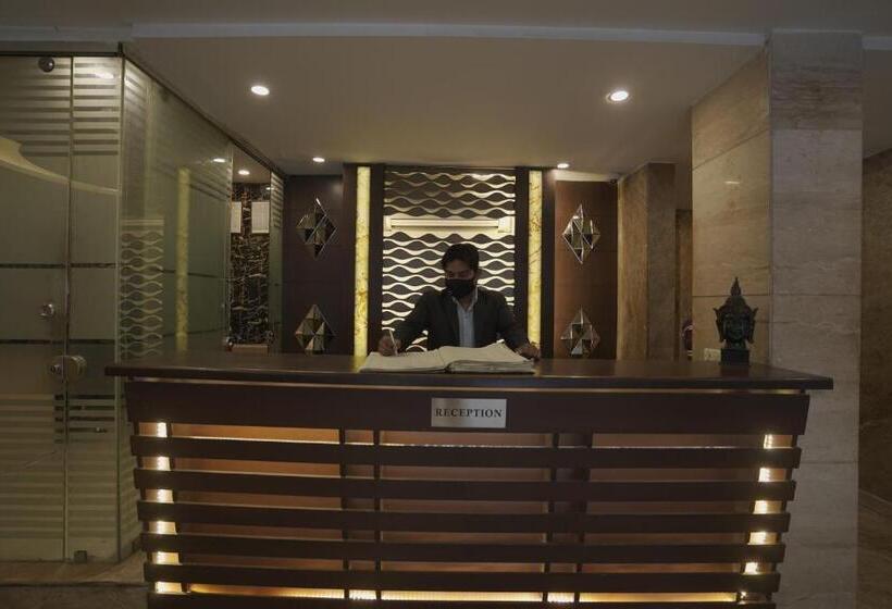 Geetika Galaxy Hotel By Wb Inn