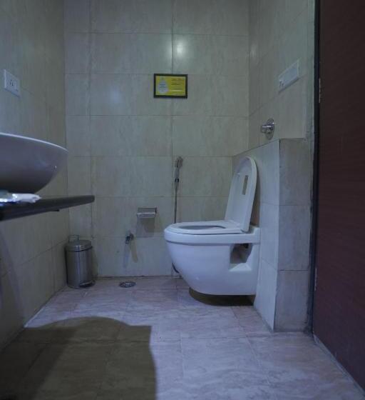 Geetika Galaxy Hotel By Wb Inn