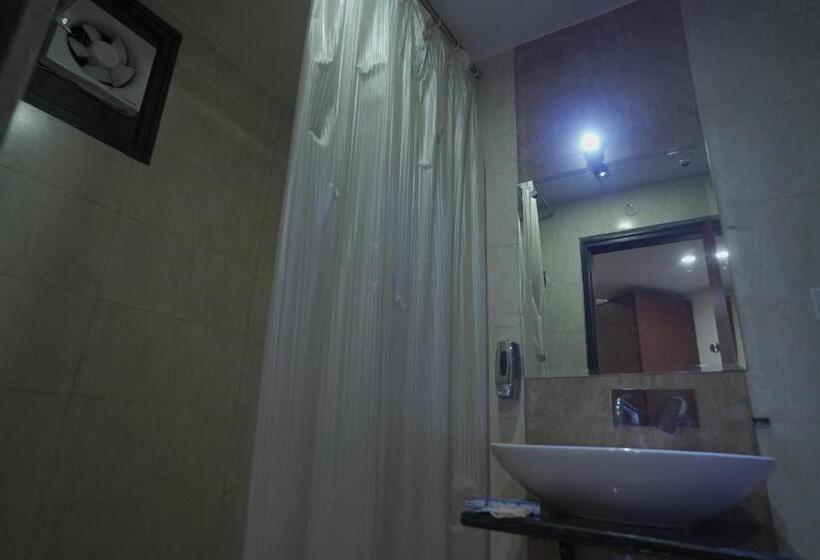 Geetika Galaxy Hotel By Wb Inn