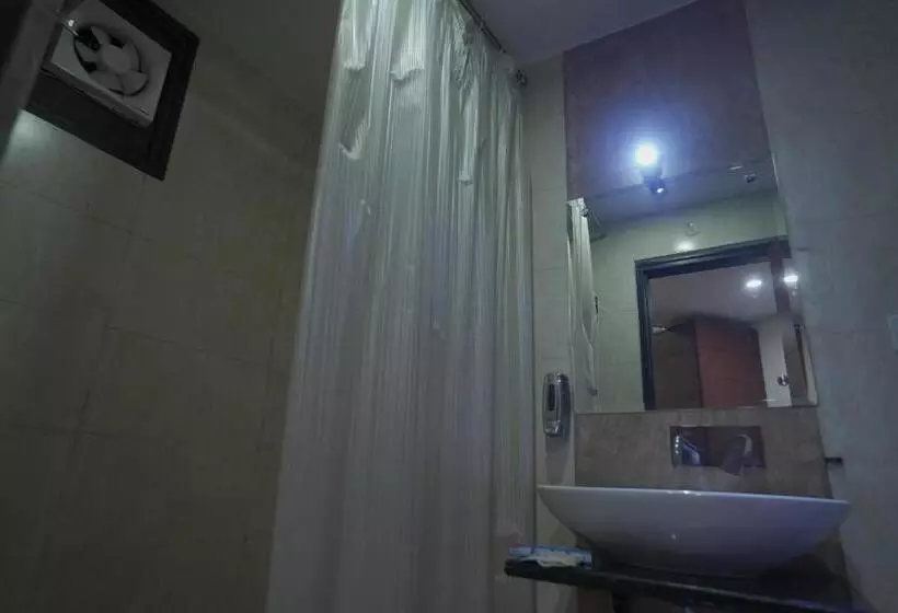 Geetika Galaxy Hotel By Wb Inn