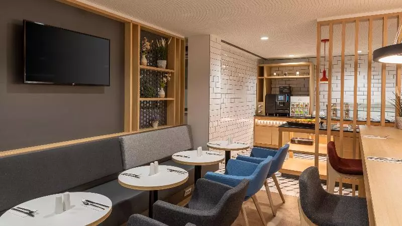 Hotelli Holiday Inn Express   Hamburg South A7 As42, An Ihg