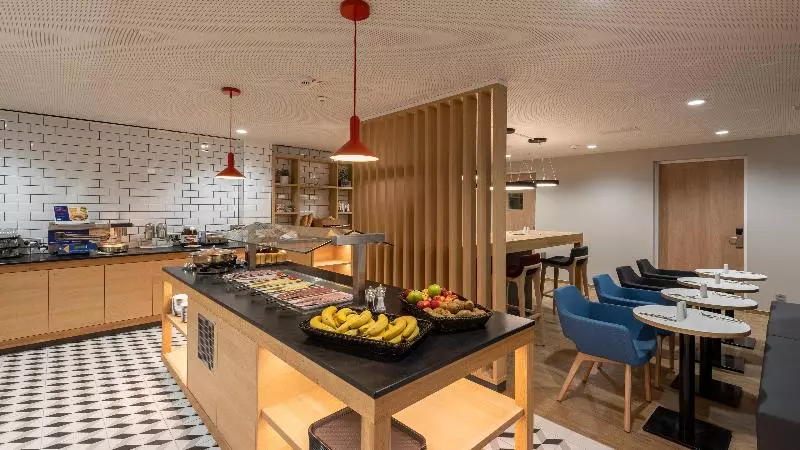 Hotelli Holiday Inn Express   Hamburg South A7 As42, An Ihg