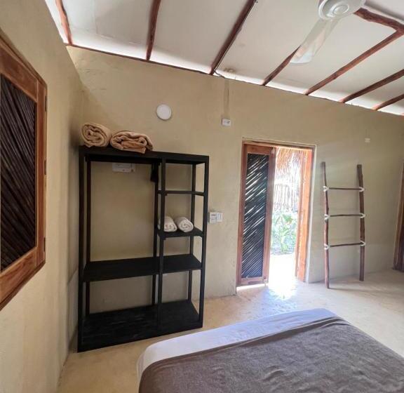 Hotel Makai Beach Hostel