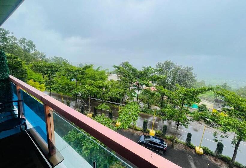 호텔 Natural Resort Panhala