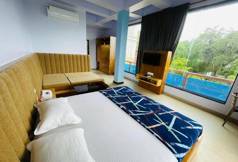 호텔 Natural Resort Panhala