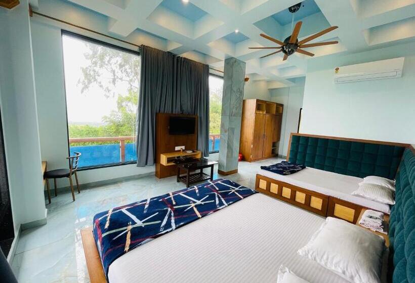 호텔 Natural Resort Panhala