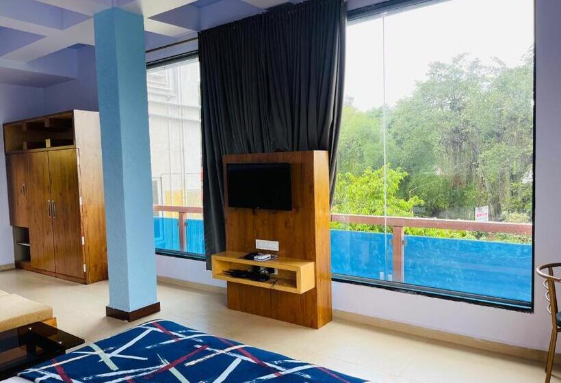 호텔 Natural Resort Panhala