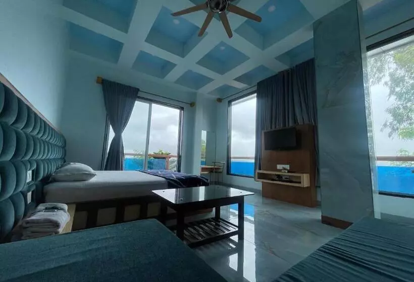 ホテル Natural Resort Panhala