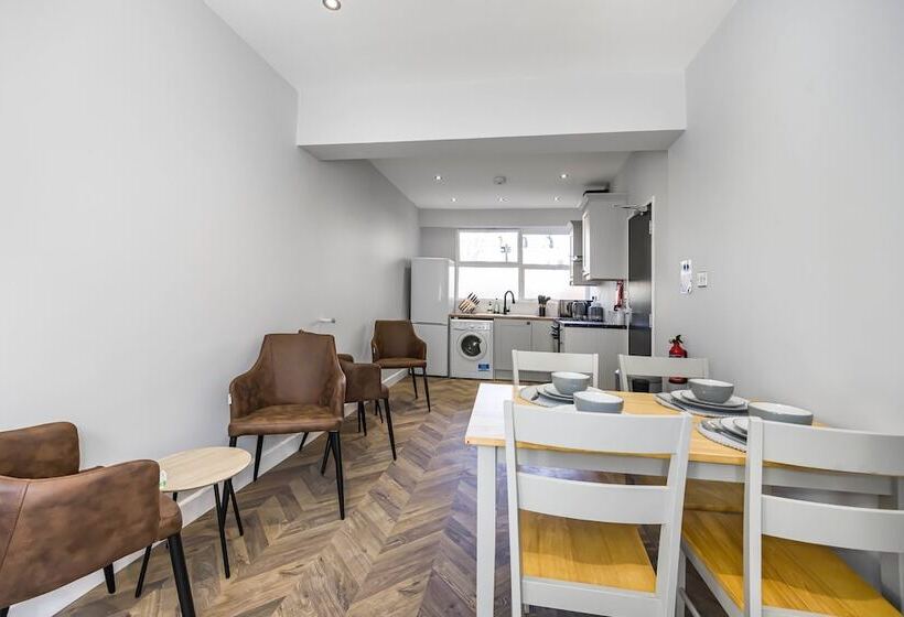 پانسیون Victoria Hub