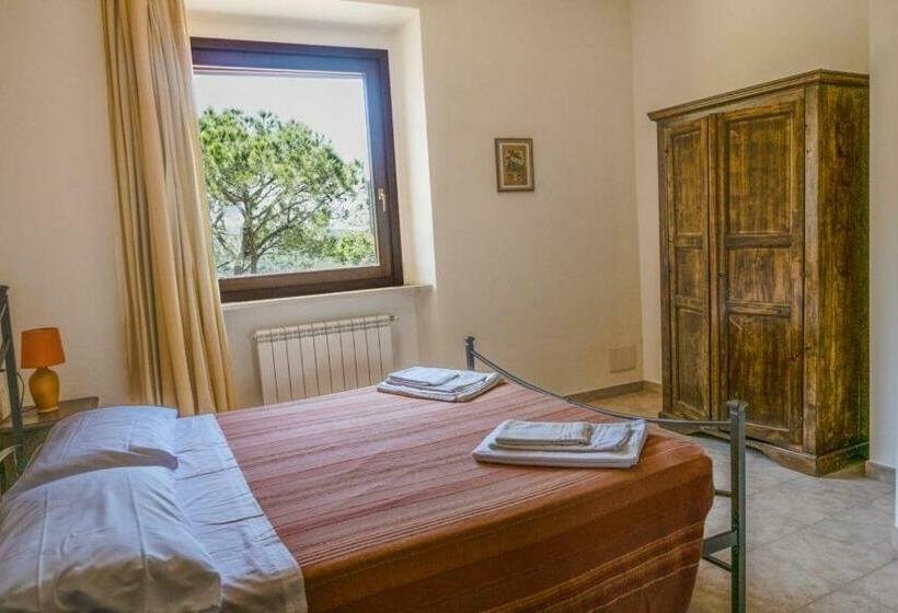 هتل Agriturismo Baia Degli Ulivi