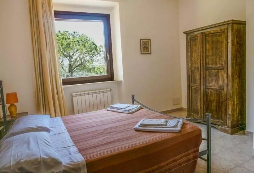 Hotelli Agriturismo Baia Degli Ulivi