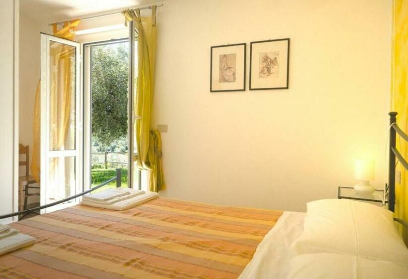 هتل Agriturismo Baia Degli Ulivi