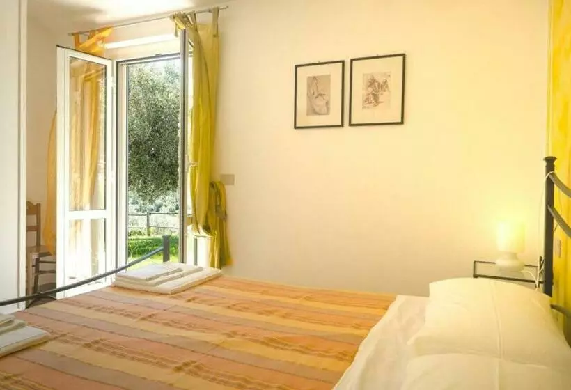 Hotelli Agriturismo Baia Degli Ulivi
