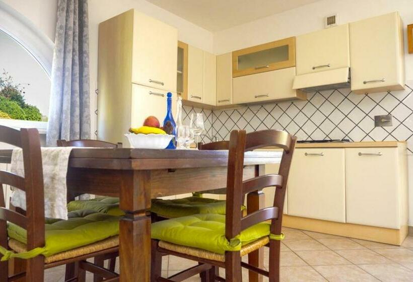 هتل Agriturismo Baia Degli Ulivi