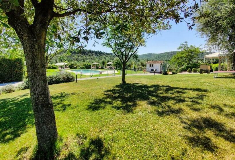 هتل Agriturismo Baia Degli Ulivi