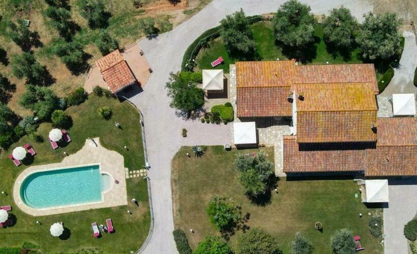 هتل Agriturismo Baia Degli Ulivi