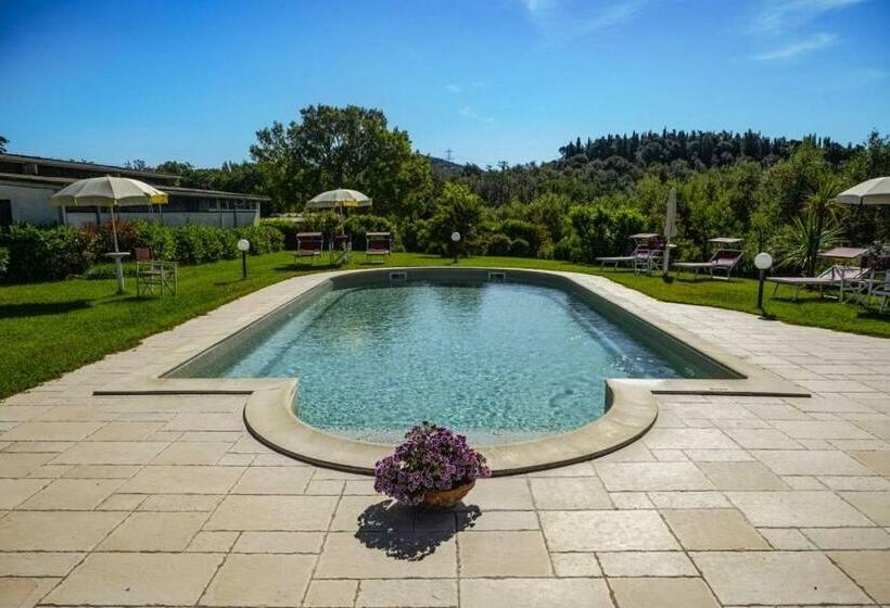 هتل Agriturismo Baia Degli Ulivi