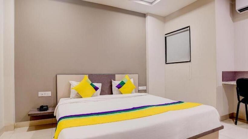 Отель Oyo Royal Paradise