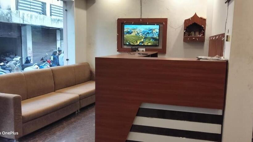 בית מלון כפרי Shrivari Kaushik Palace