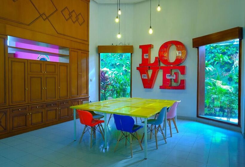 هاستل Snooze Malang