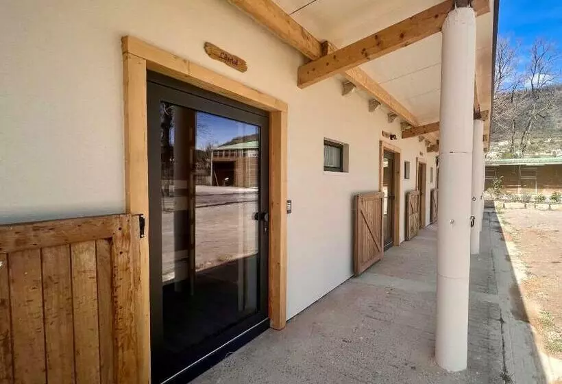 La Petite Auberge Insolite