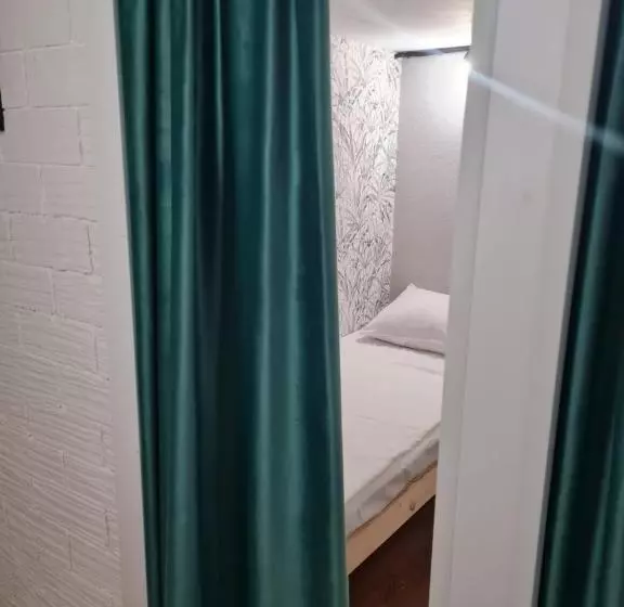 هتل کپسول Hostel Caps Home