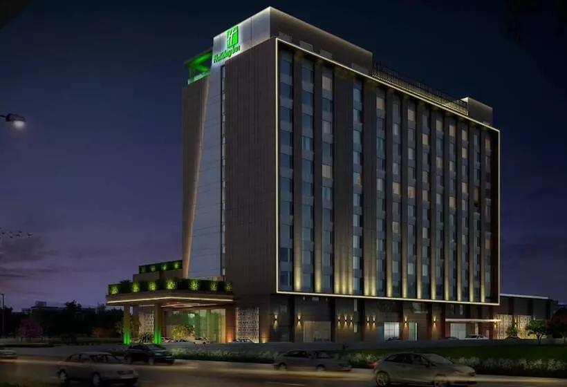 ホテル Holiday Inn Lucknow Airport, An Ihg