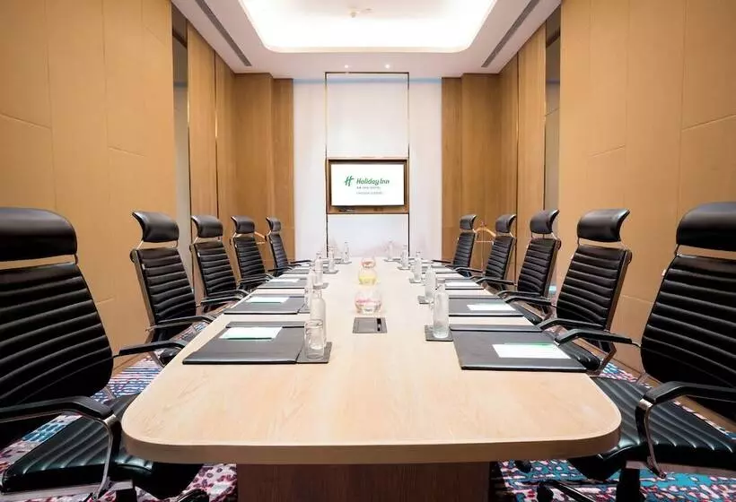 ホテル Holiday Inn Lucknow Airport, An Ihg