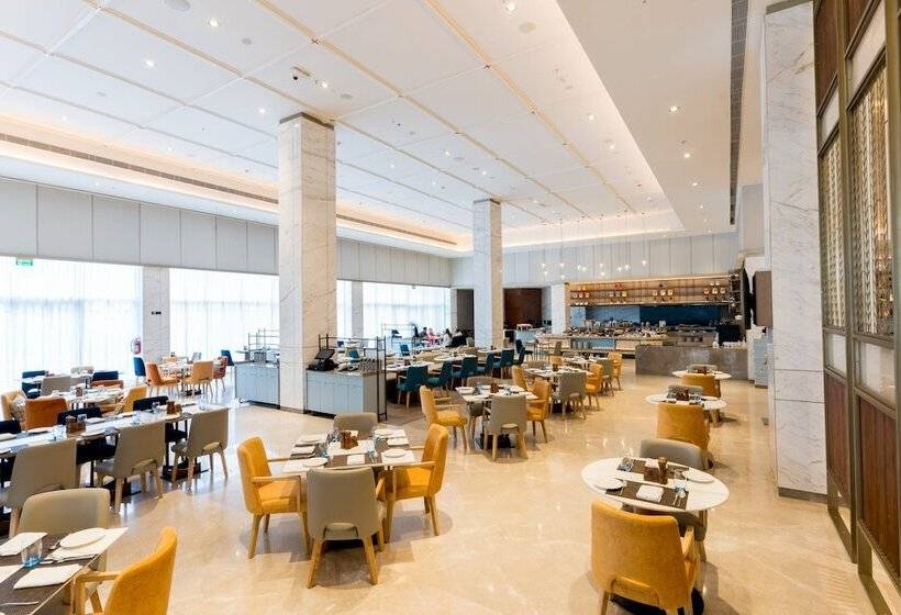 בית מלון כפרי Holiday Inn Lucknow Airport, An Ihg