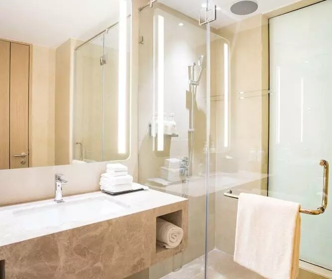 ホテル Holiday Inn Lucknow Airport, An Ihg