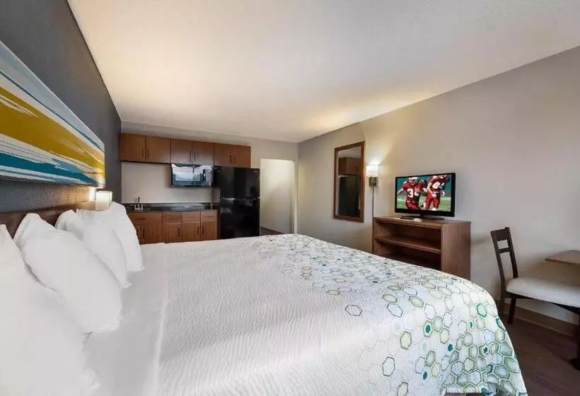 Hotelli Hometowne Studios By Red Roof Painted Post