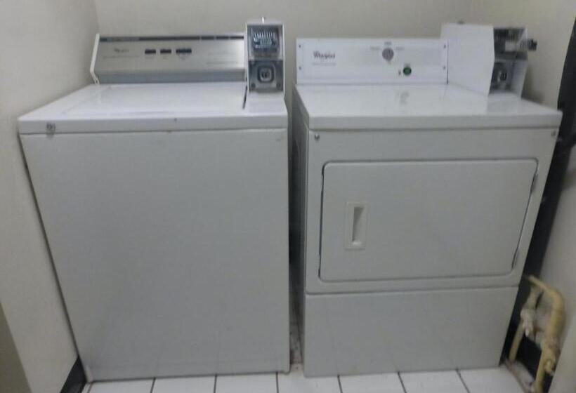 Hotel Hometowne Studios By Red Roof Painted Post