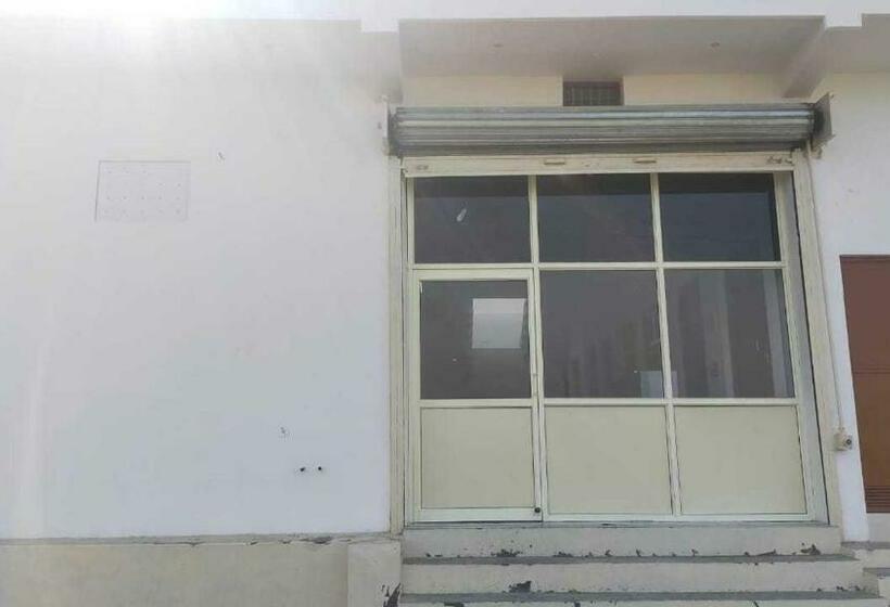 Отель Oyo  Brave Knight