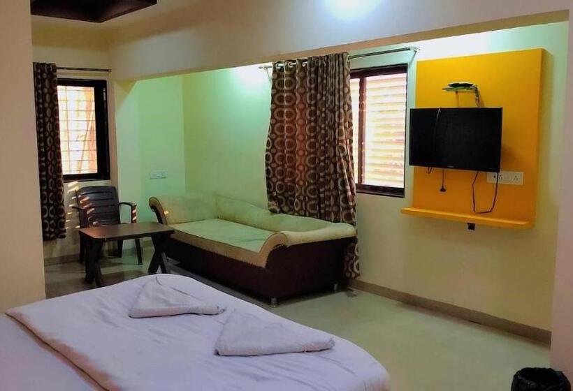 בית מלון כפרי Shree Krishna Palace