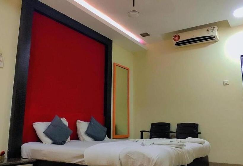 בית מלון כפרי Shree Krishna Palace