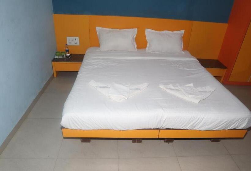 בית מלון כפרי Shree Krishna Palace