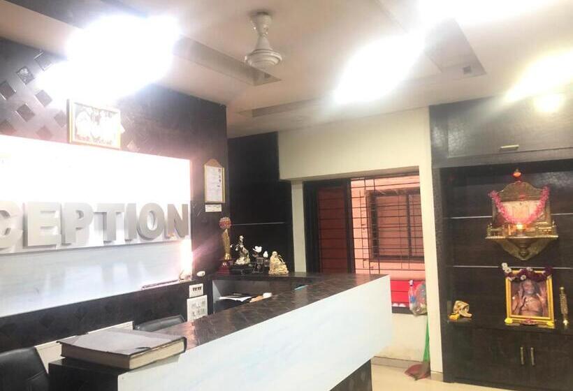 בית מלון כפרי Shree Krishna Palace