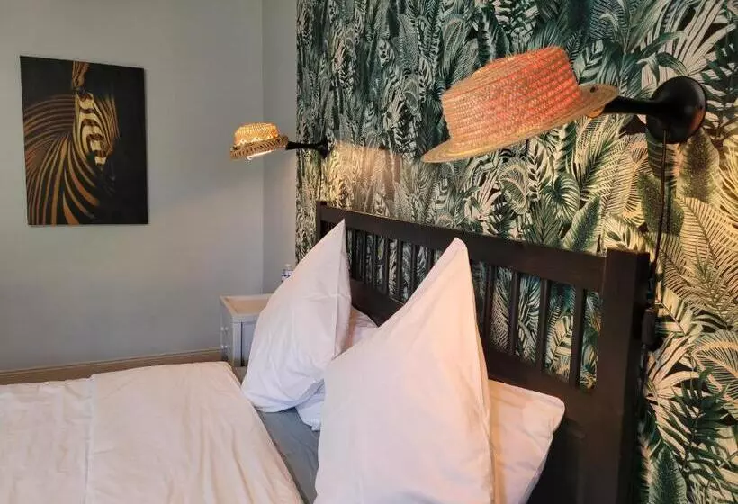 Majatalo Chambre D Hôtes Le Flacon De La Verrouille