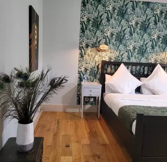 Majatalo Chambre D Hôtes Le Flacon De La Verrouille